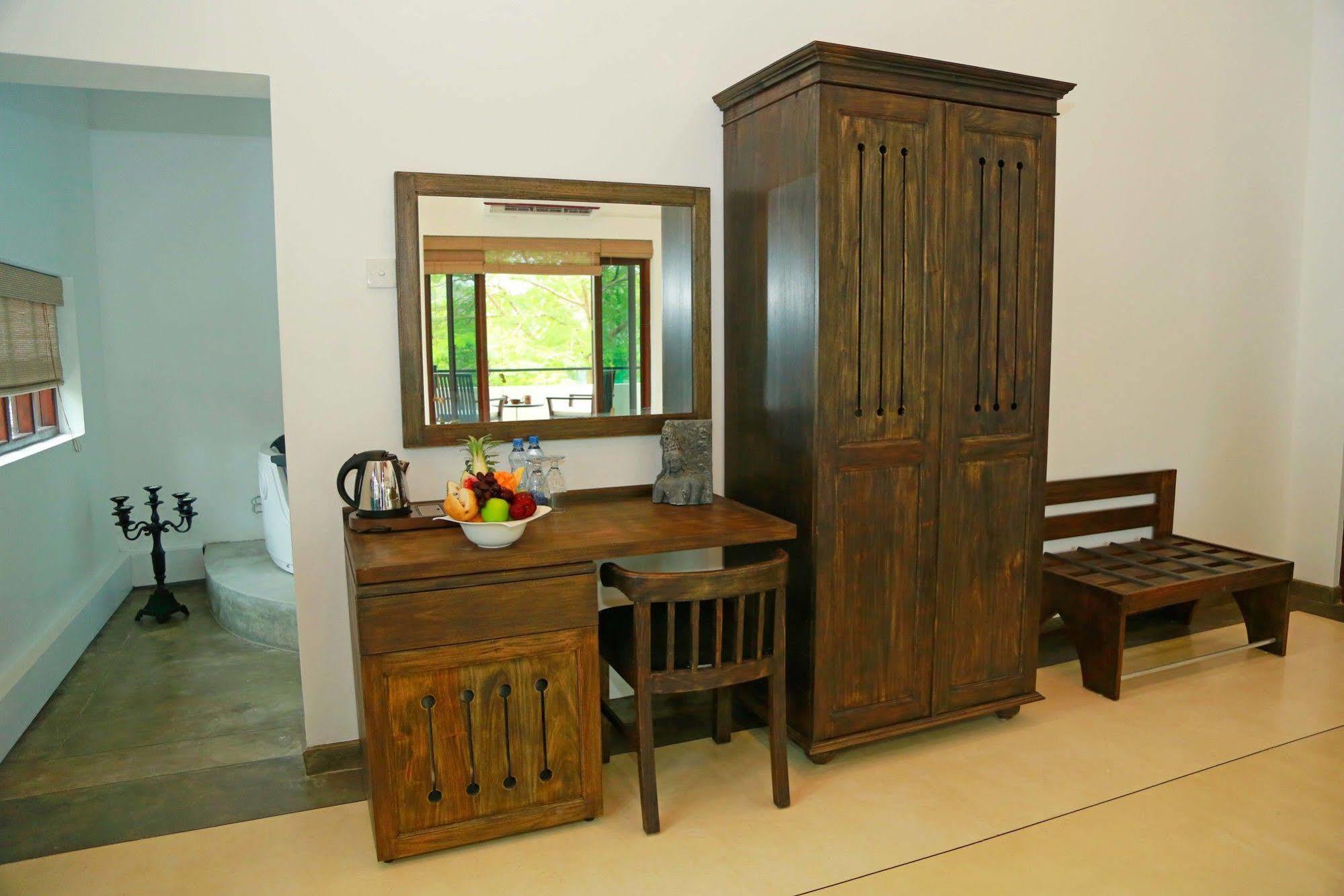 Tranquil Negombo Boutique Hotel Ngoại thất bức ảnh