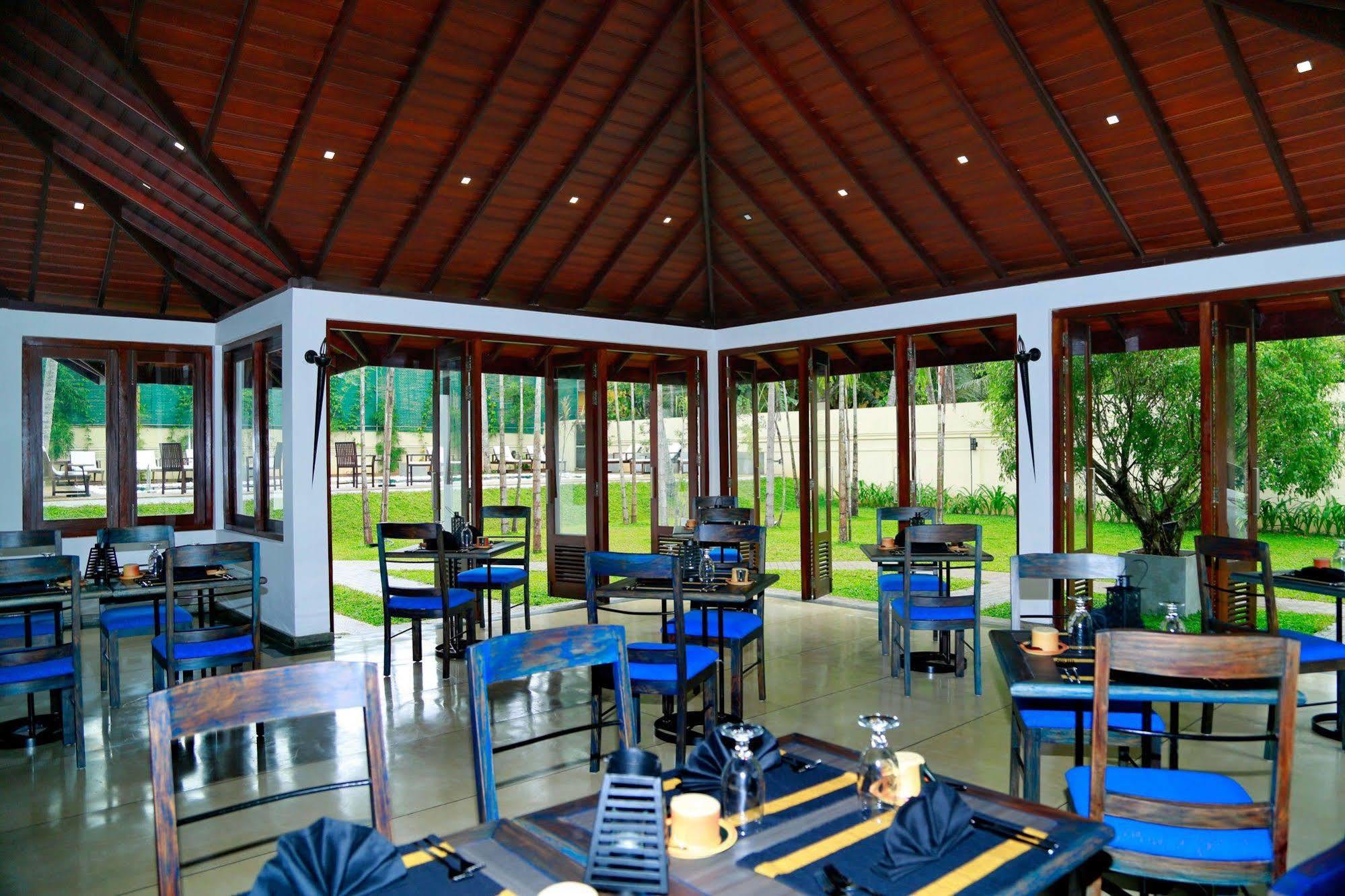 Tranquil Negombo Boutique Hotel Ngoại thất bức ảnh