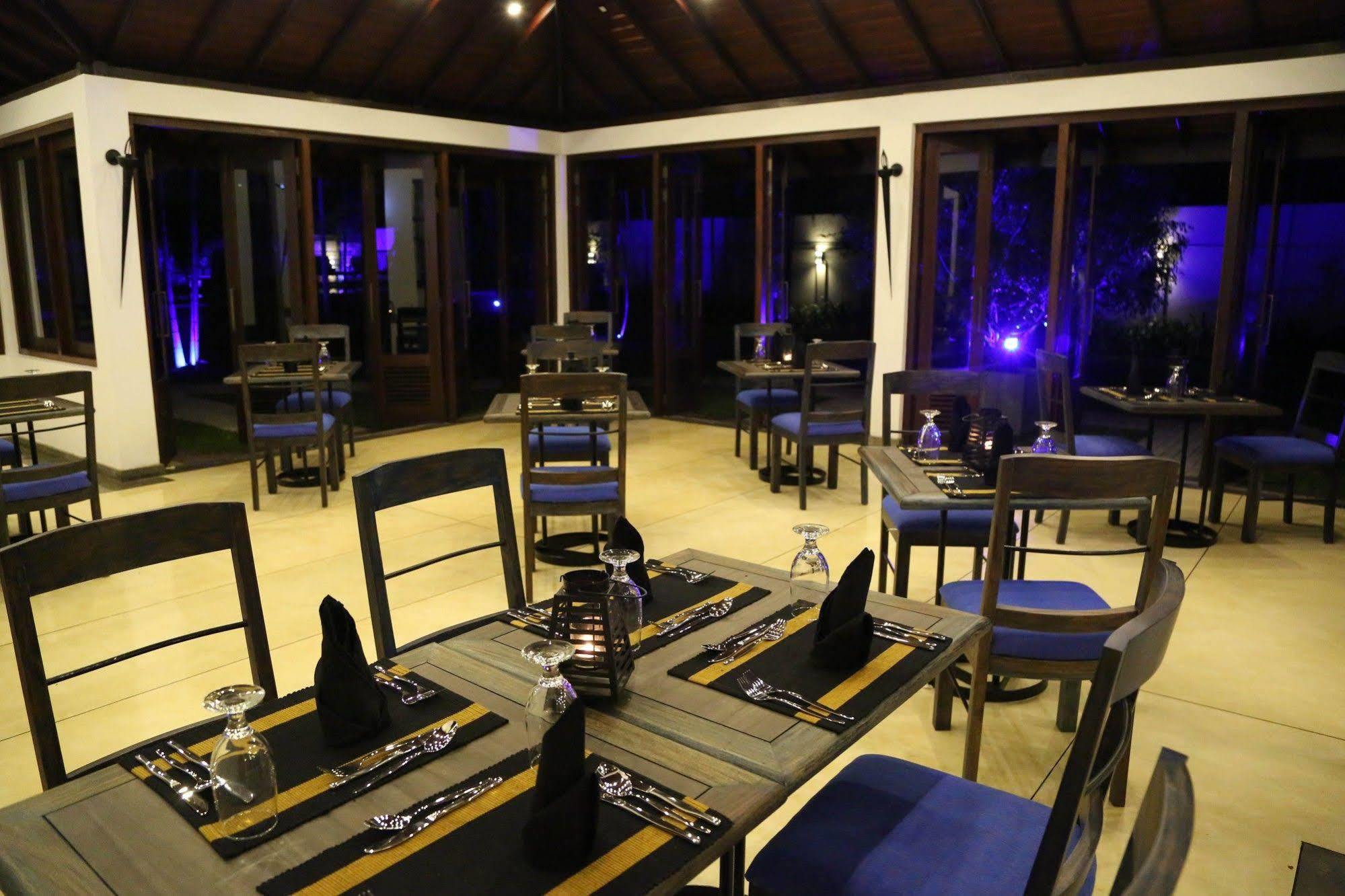 Tranquil Negombo Boutique Hotel Ngoại thất bức ảnh